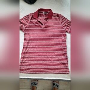 T shirt size small